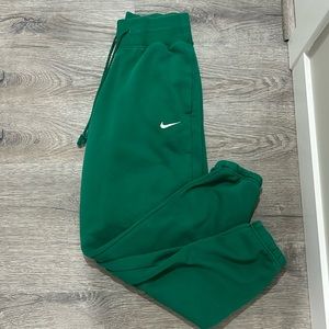 Nike Phoenix Fleece Sweats💚
